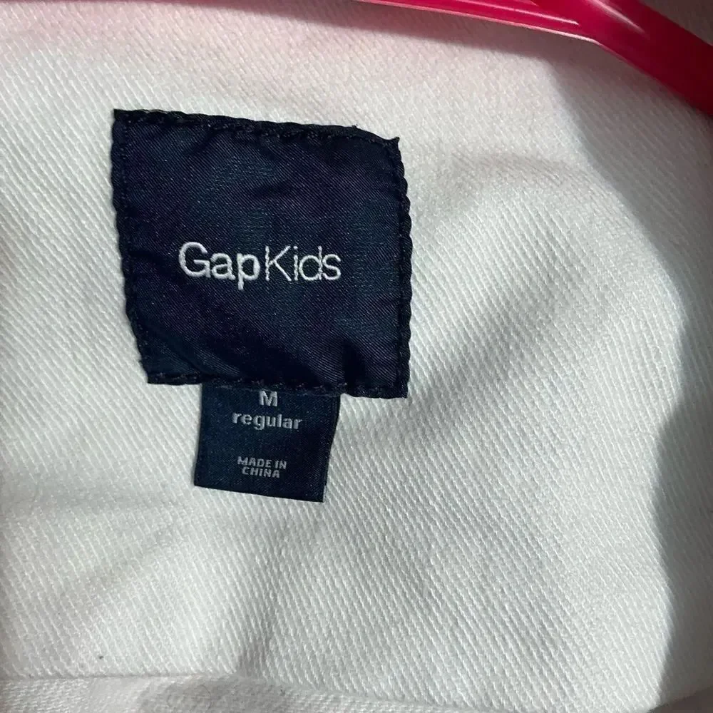 Gap kids white jean jacket. Great condition. Size M